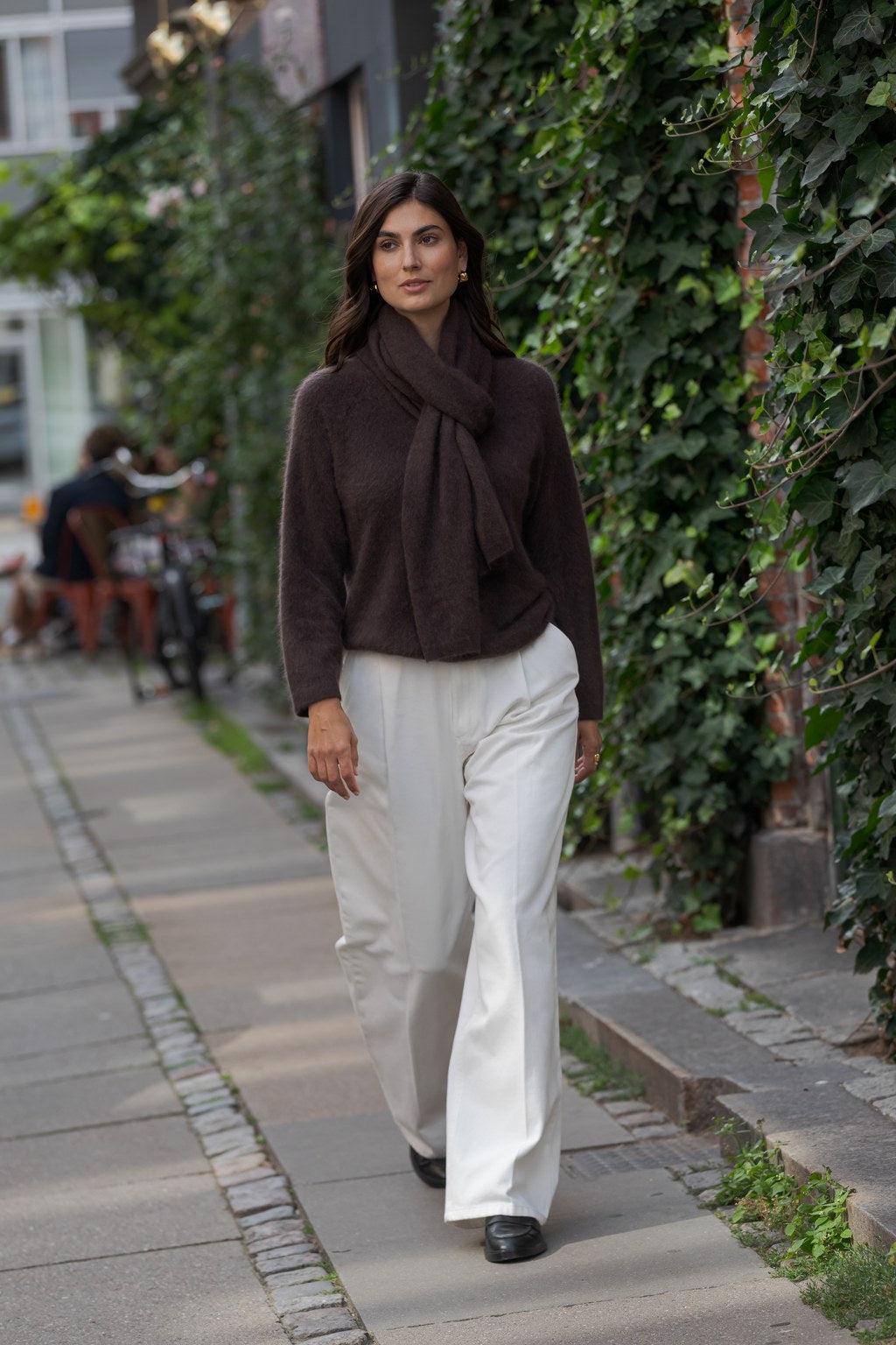 Long-sleeved cashmere sweater, Dark chocolate