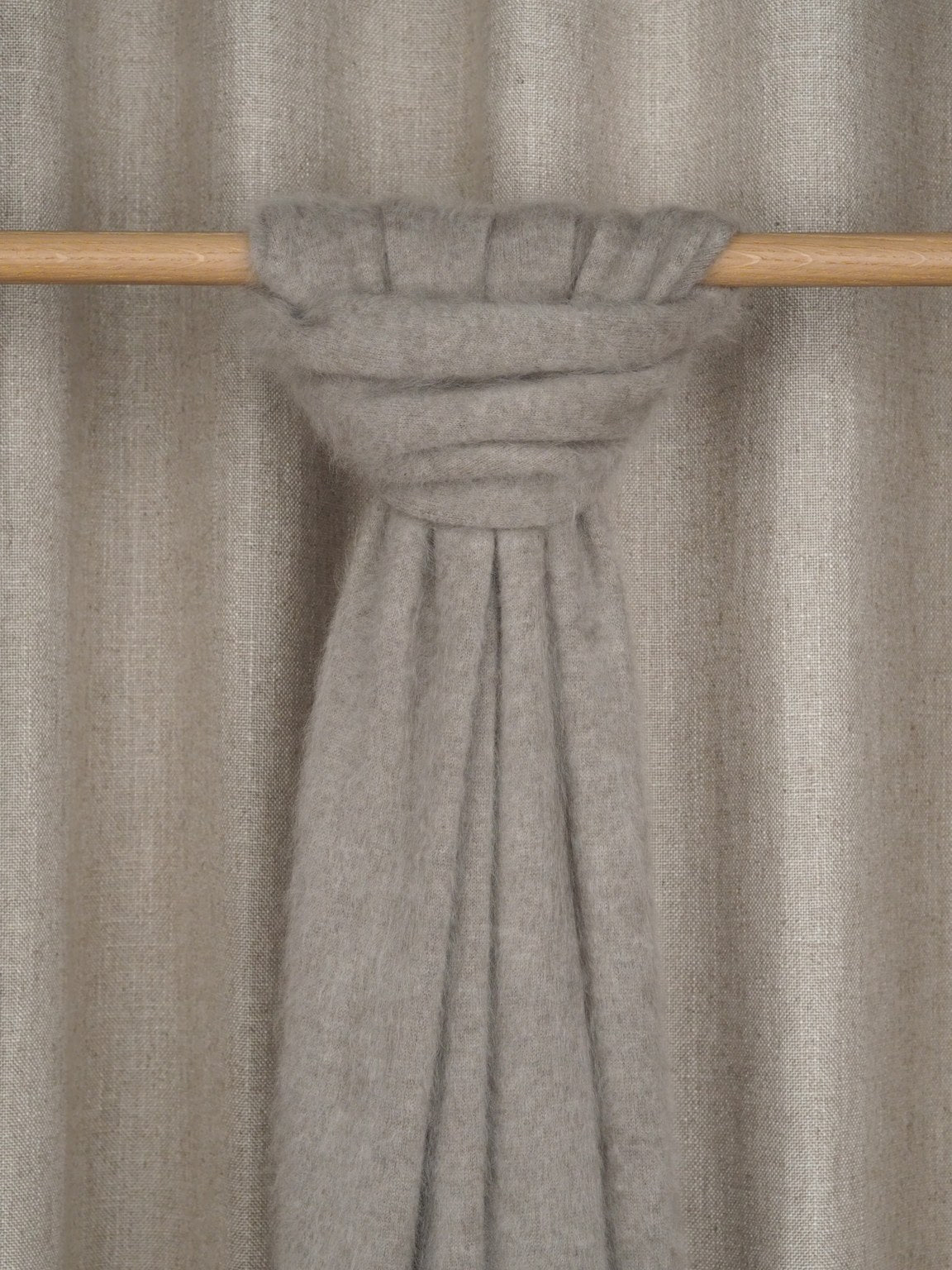 Cashmere scarf, Greige