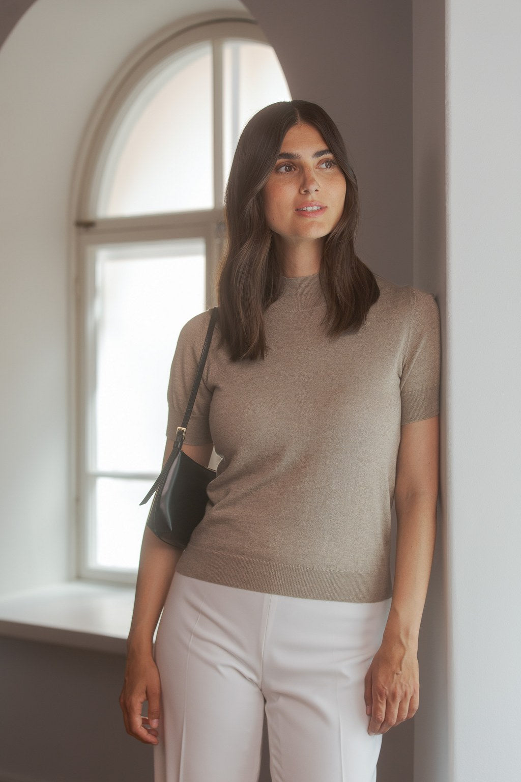 Short-sleeved sweater with a semi-polo collar, Greige