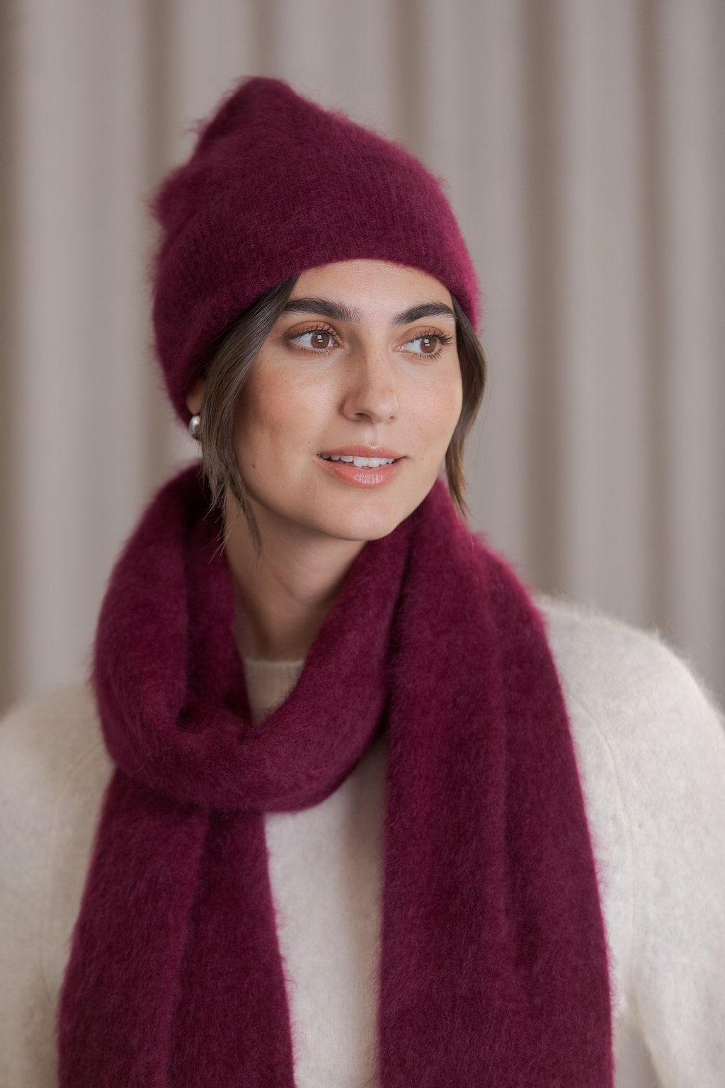 Cashmere beanie, Dark wine