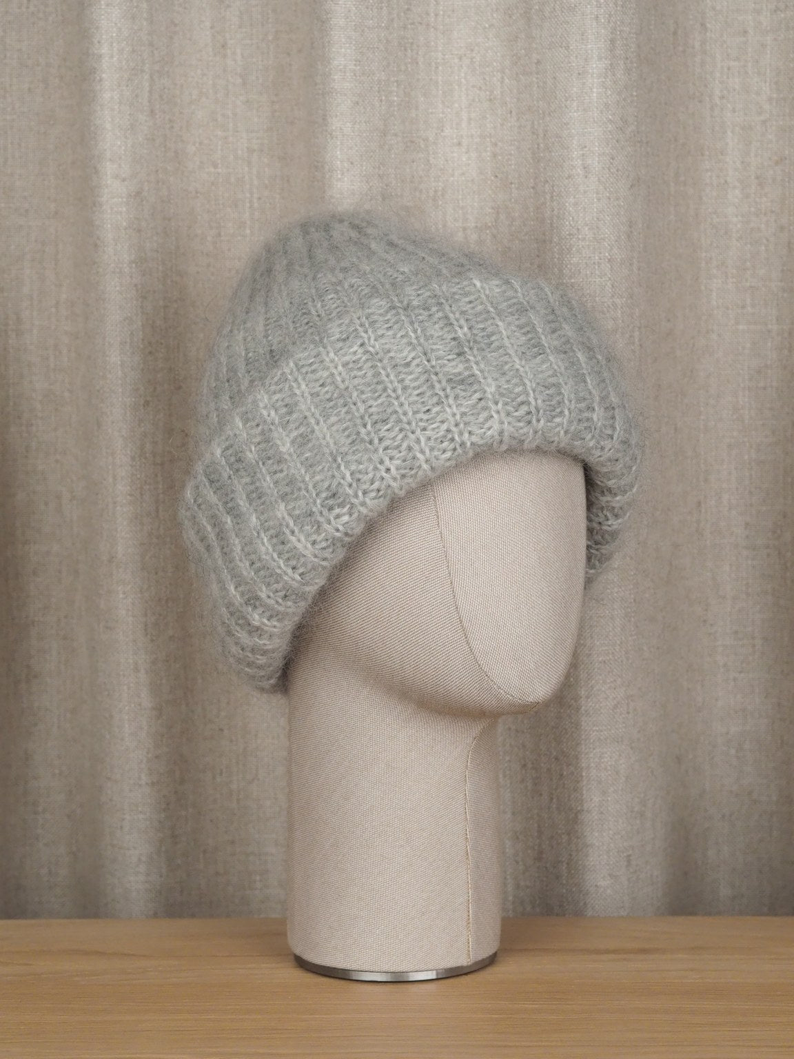 Chunky beanie made of kid mohair blend, Light gray melange