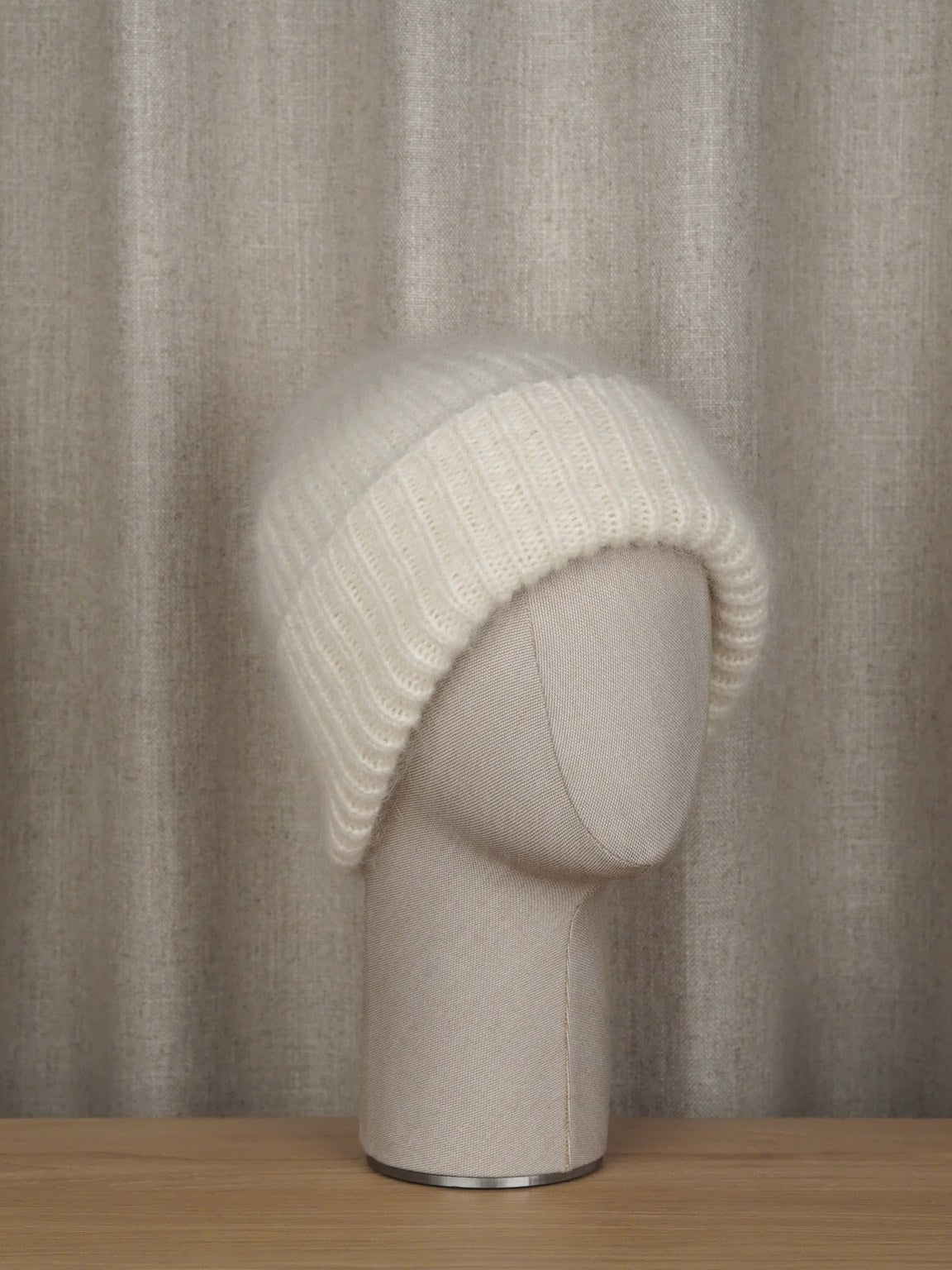 Beanie made of kid mohair blend, Cream