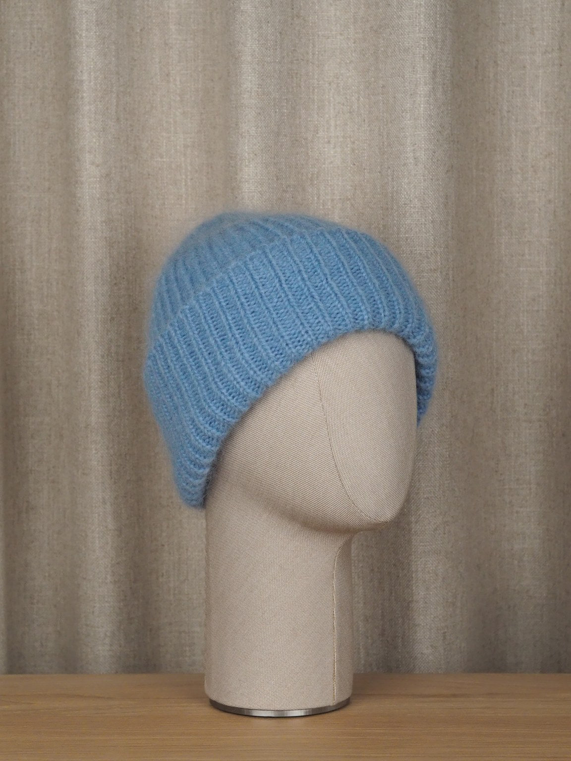 Beanie made of kid mohair blend, Sky