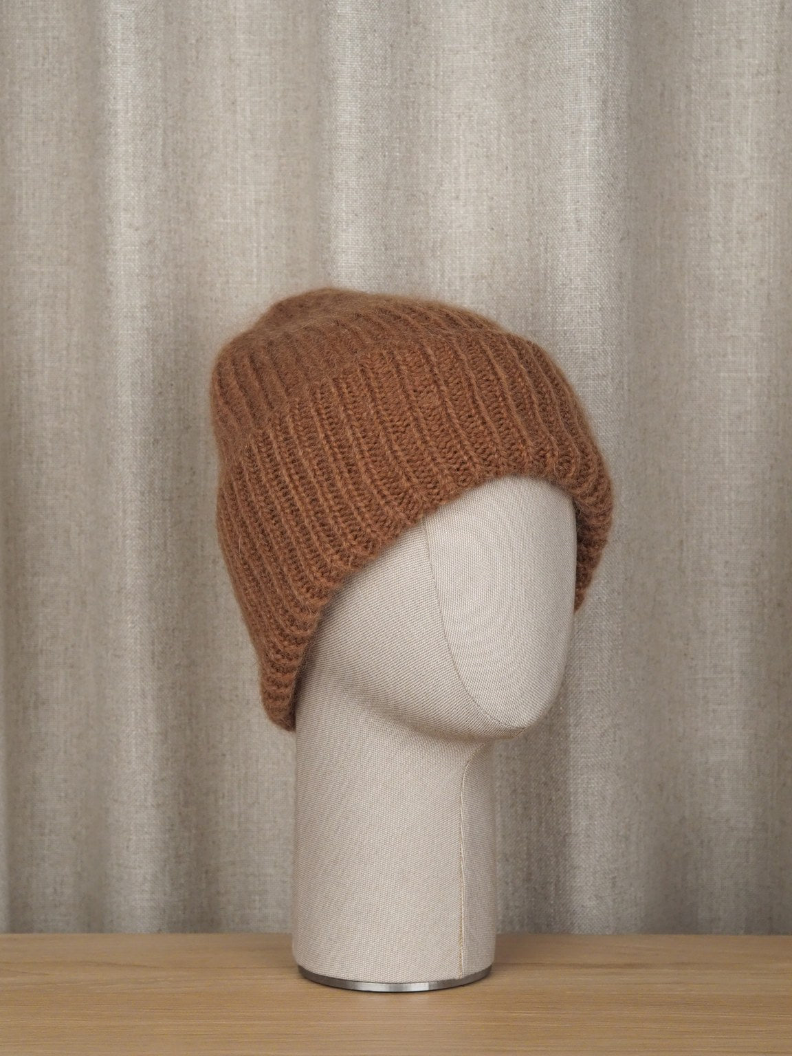 Beanie made of kid mohair blend, Tobacco